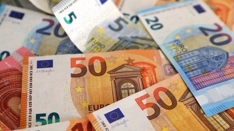 Geldscheine (Symbolfoto) | Bild: picture alliance / pressefoto_korb Geldscheine (Symbolfoto)