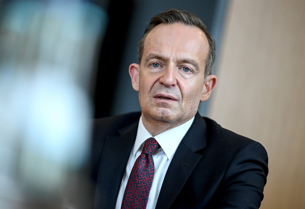 Bundesverkehrsminister Volker Wissing sieht dringenden Handlungsbedarf bei der Deutschen Bahn
