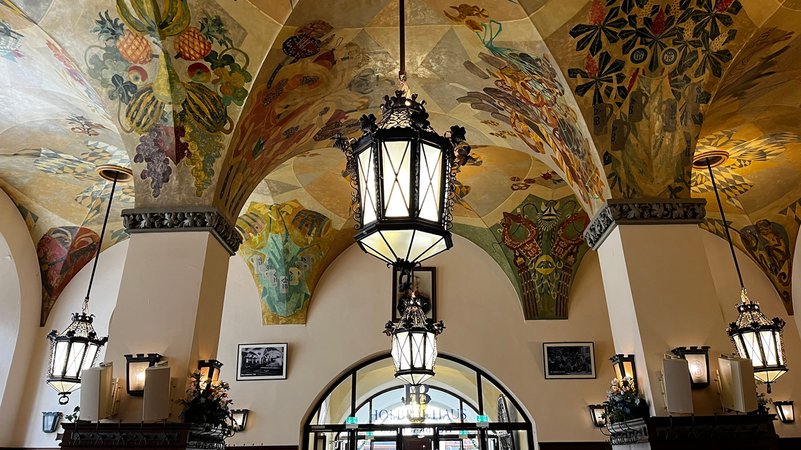 Hofbräuhaus in München am 10. April 2025. | Bild: BR / Sandra Demmelhuber Hofbräuhaus in München am 10. April 2025.