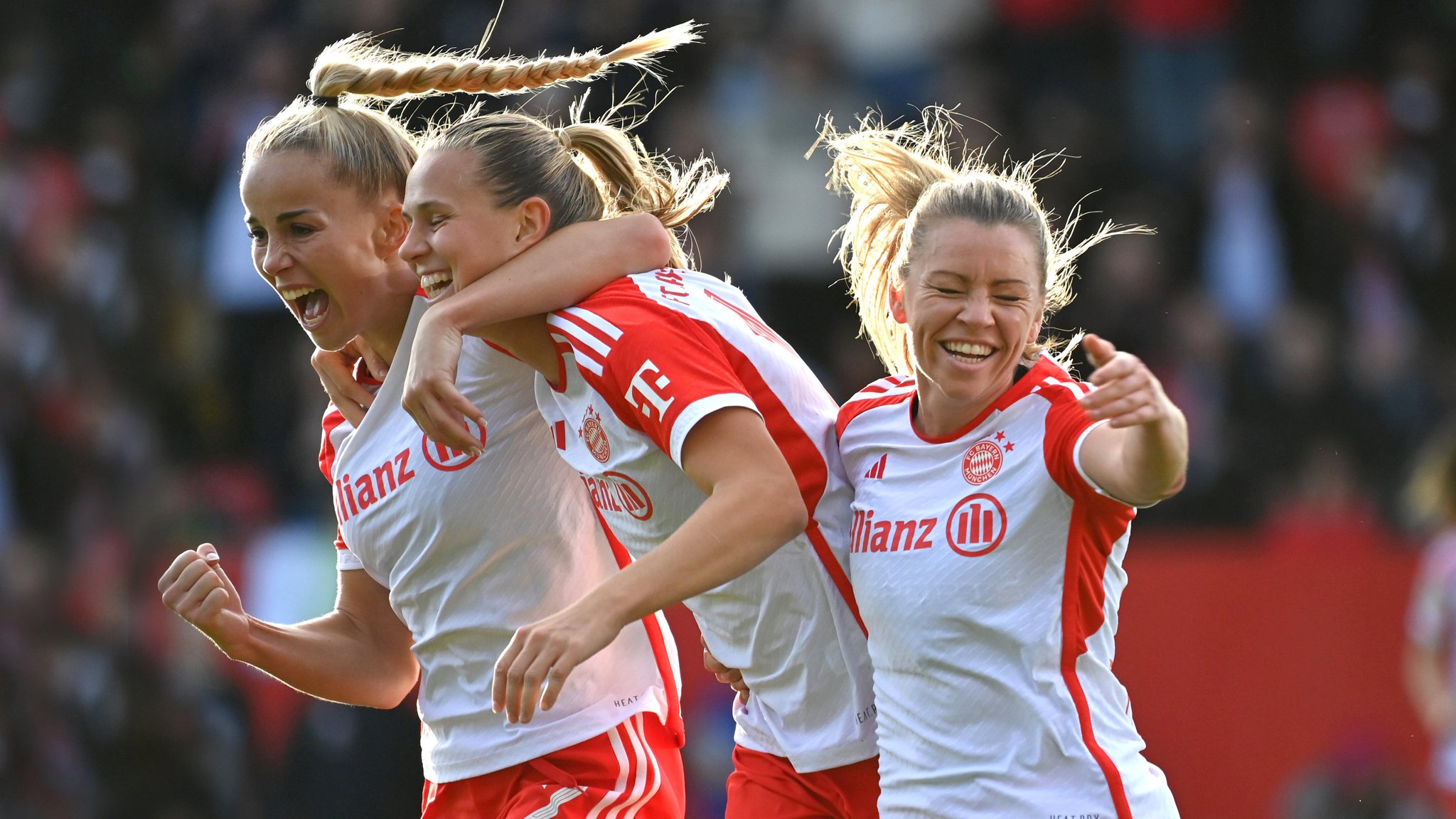 FCB-Frauen jubeln über ihren Treffer