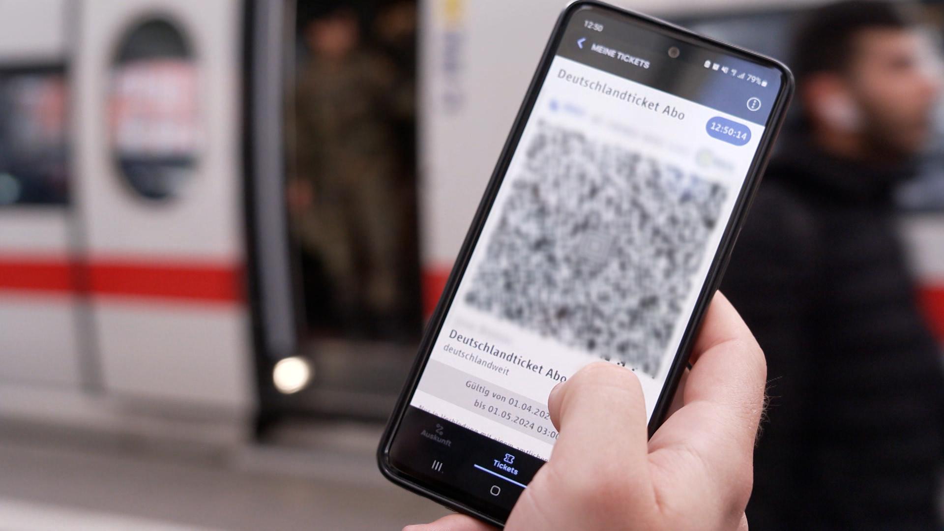 Deutschlandticket auf einem Smartphone