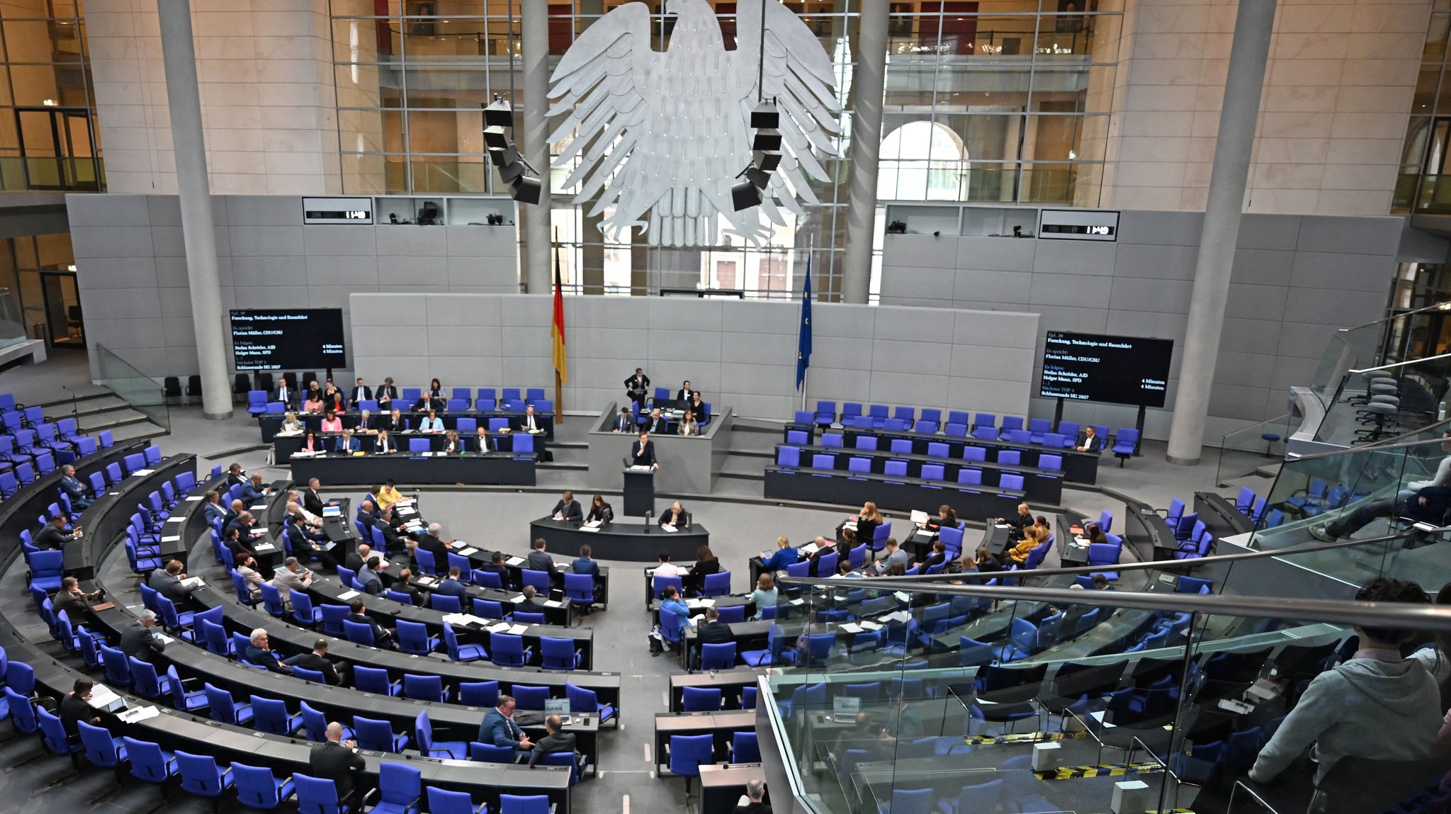 11.09.2026, Berlin: Blick in den Plenarsaal des Bundestags während der Beratungen zum Bundeshaushalt 2027. Foto: Michael Brandt/dpa +++ dpa-Bildfunk +++ | Bild: dpa-Bildfunk/Michael Brandt 11.09.2026, Berlin: Blick in den Plenarsaal des Bundestags während der Beratungen zum Bundeshaushalt 2027. Foto: Michael Brandt/dpa +++ dpa-Bildfunk +++