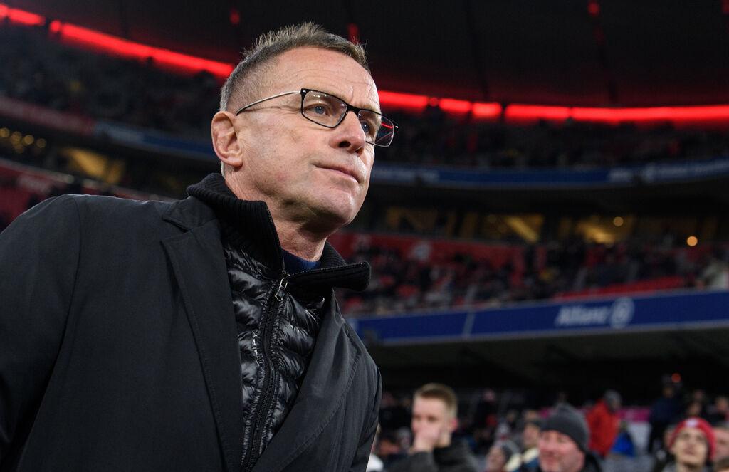 ARCHIV - 19.12.2018, Bayern, München: Fußball: Bundesliga, Bayern München - RB Leipzig, 16. Spieltag in der Allianz Arena. Trainer Ralf Rangnick von Leipzig kommt vor dem Spiel in das Stadion. Der als Trainerkandidat in München gehandelte Rangnick hatte in der Vergangenheit mit gegnerischen Teams schon etliche Berührungspunkte mit dem FC Bayern. (zu dpa: «Rangnick und der FC Bayern: Da war doch was...») Foto: Sven Hoppe/dpa - WICHTIGER HINWEIS: Gemäß den Vorgaben der DFL Deutsche Fußball Liga bzw. des DFB Deutscher Fußball-Bund ist es untersagt, in dem Stadion und/oder vom Spiel angefertigte Fotoaufnahmen in Form von Sequenzbildern und/oder videoähnlichen Fotostrecken zu verwerten bzw. verwerten zu lassen. +++ dpa-Bildfunk +++