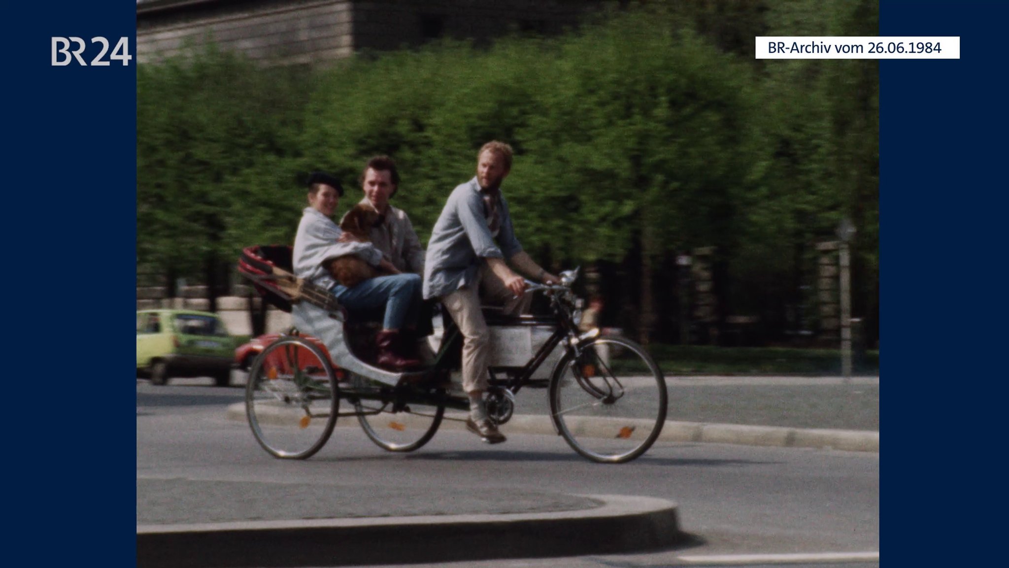 Fahrrad-Rikscha mit zwei Fahrgästen