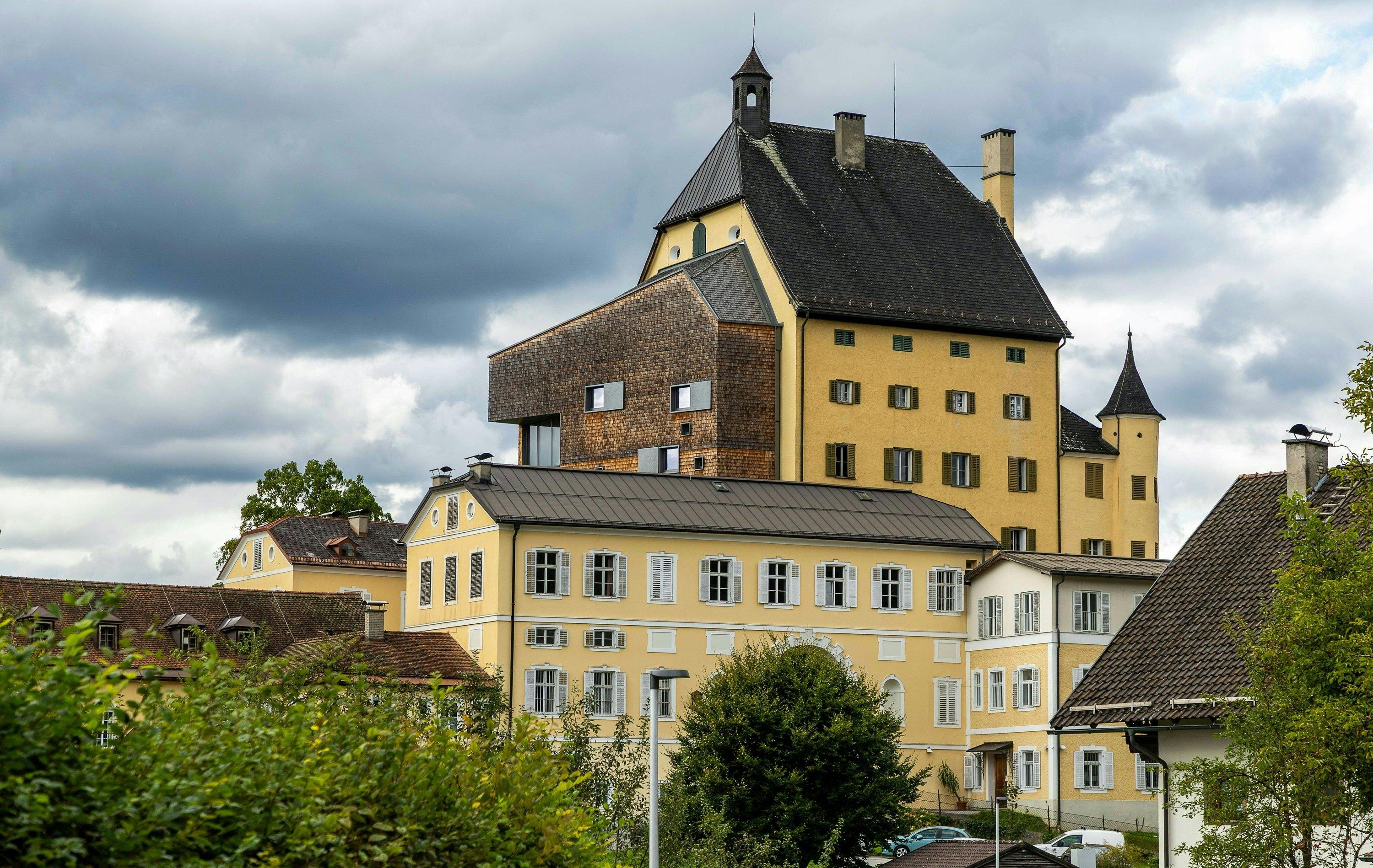 Außenaufnahme des Klosters Goldenstein.
