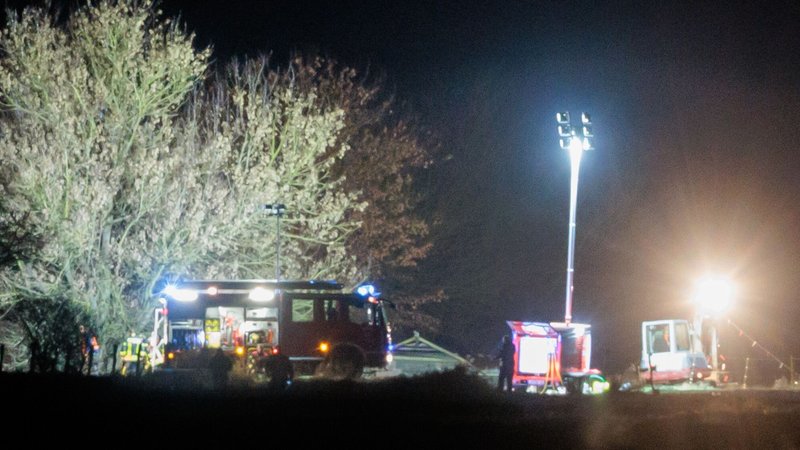 Aus einer Pipeline in Brandenburg sind nach einem Unfall mindestens 200.000 Liter Rohöl ausgetreten. | Bild: picture alliance/dpa | Carsten Koall Aus einer Pipeline in Brandenburg sind nach einem Unfall mindestens 200.000 Liter Rohöl ausgetreten.