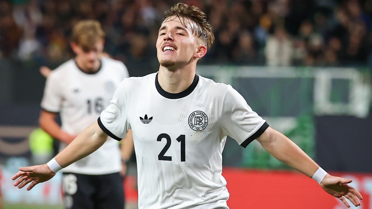 FC-Bayern-Juwel Lennart Karl verzaubert bei U21-Debüt die Fans