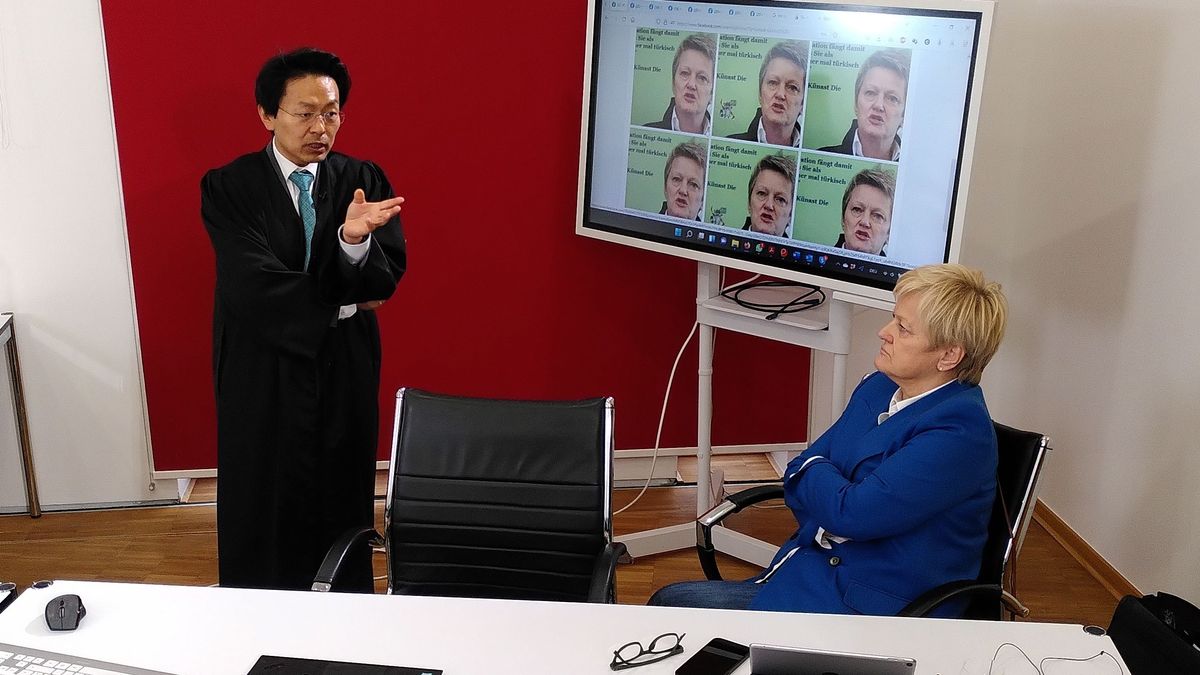 Anwalt Chan-jo Jun und Renate Künast diskutieren rund um den Prozess gegen Facebook