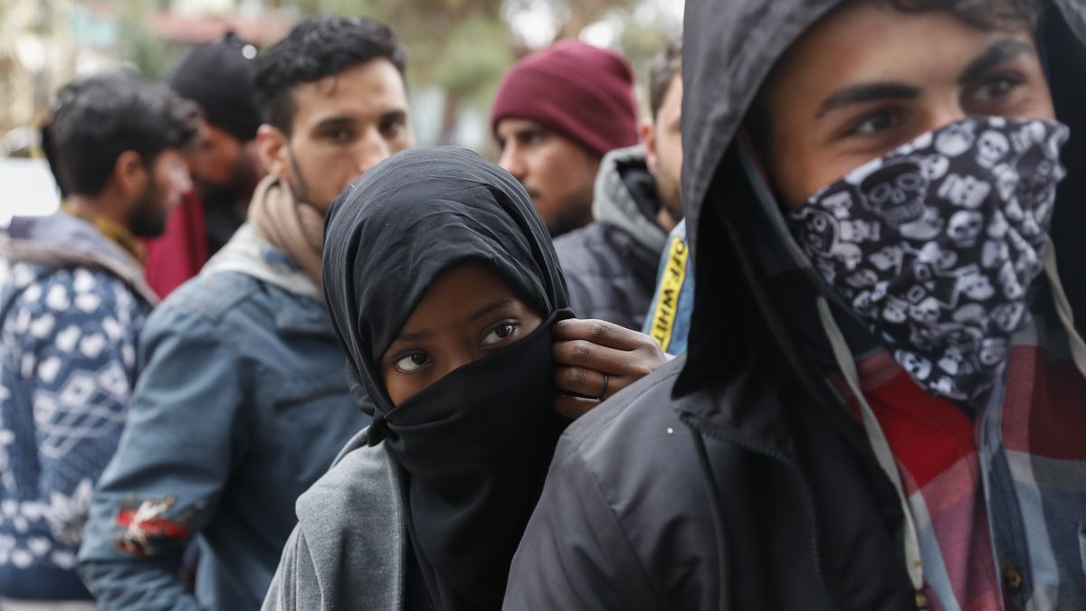 Corona: Deutschland setzt humanitäre Aufnahme aus | BR24