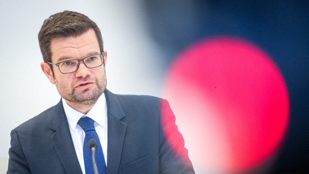 Der designierte Bundesjustizminister Marco Buschmann (FDP) bei einem Pressestatement am 17.11.21