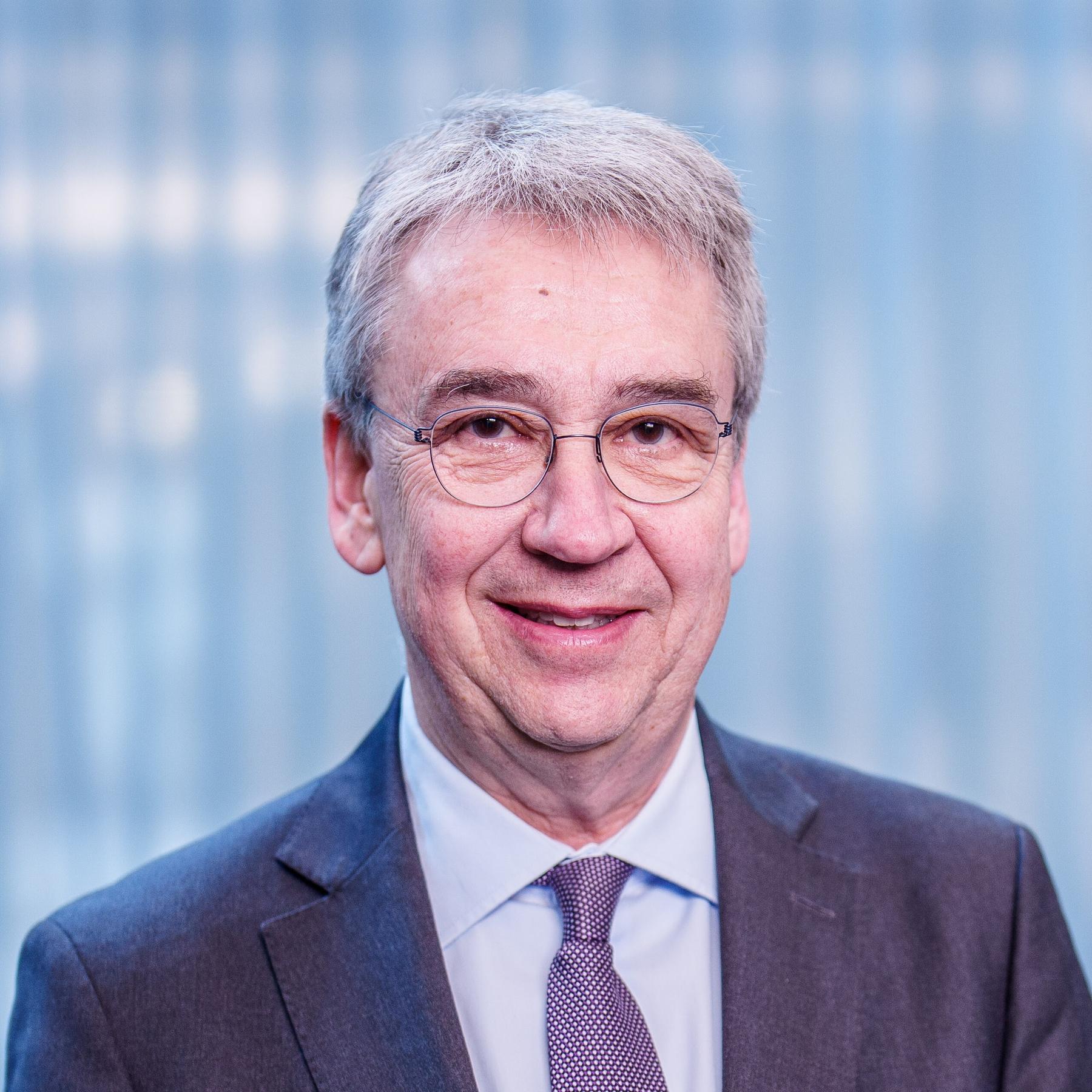 Kartellamtschef Mundt: "Wir sind nicht die Behörde, die auf Knopfdruck Preise senken kann."