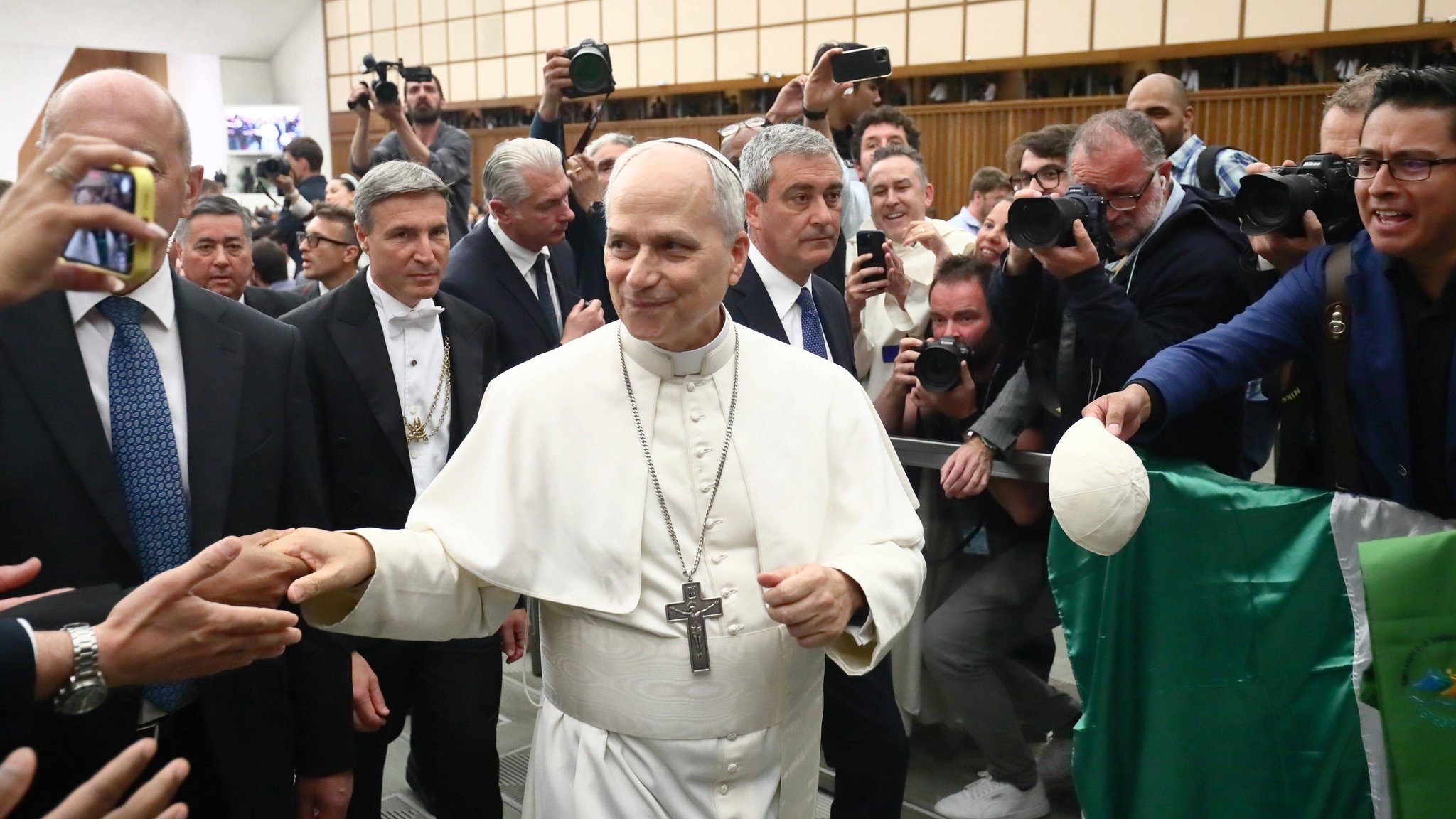 Papst Leo XIV. bei einer Audienz für Medienvertreter aus aller Welt | Bild: picture alliance / SIPA | Grzegorz Galazka Papst Leo XIV. bei einer Audienz für Medienvertreter aus aller Welt