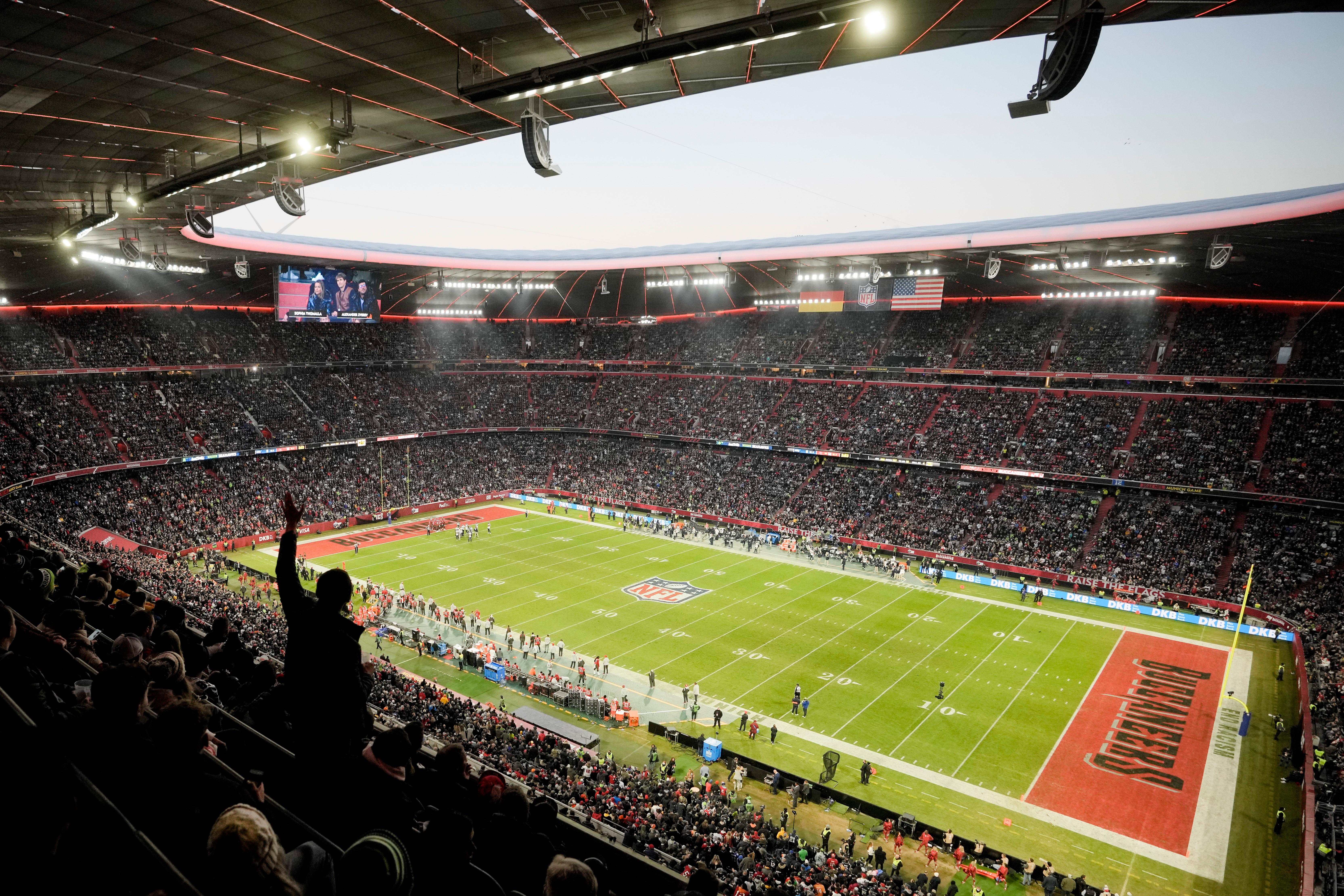 Football is coming hoam NFL kommt mit Panthers nach München BR24