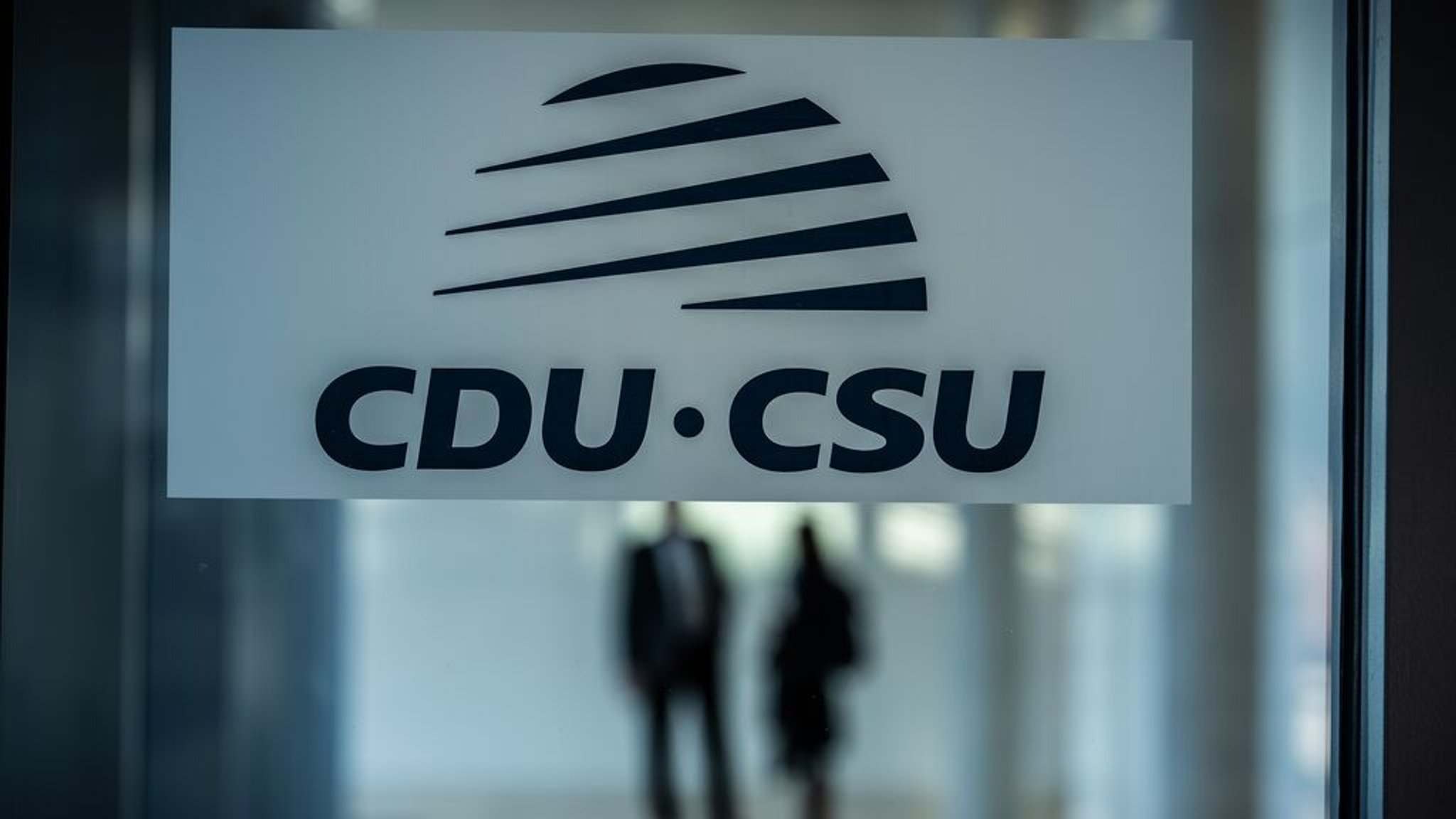 Union sahnt bei Parteispenden ab - SPD hat das Nachsehen