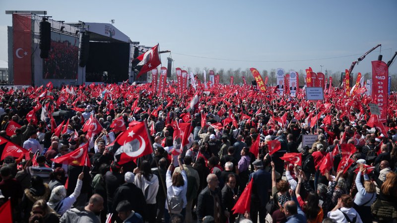 Protest im Stadtteil Maltepe auf der asiatischen Seite von Istanbul | Bild: REUTERS/Louisa Gouliamaki Protest im Stadtteil Maltepe auf der asiatischen Seite von Istanbul