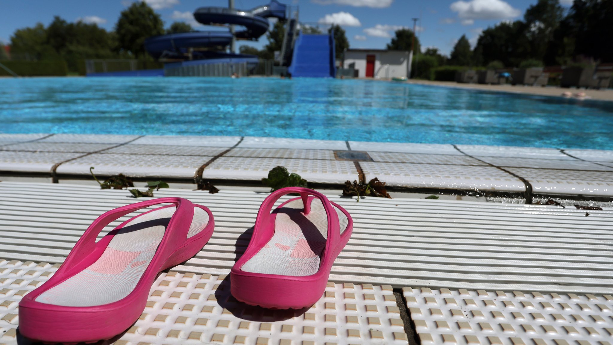 Ein Schwimmbecken im Augsburger Stadtteil Bärenkeller