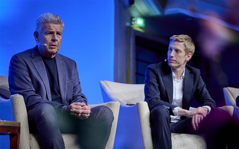 Archivbild vom 5. März: Reiter und Krause bei Podiumsgespräch der Bürgermeister-Kandidaten