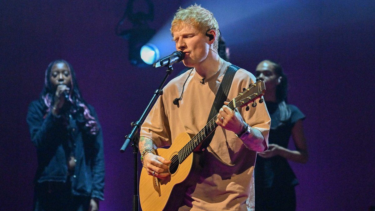 Ed Sheeran bei einem Konzert in London im November