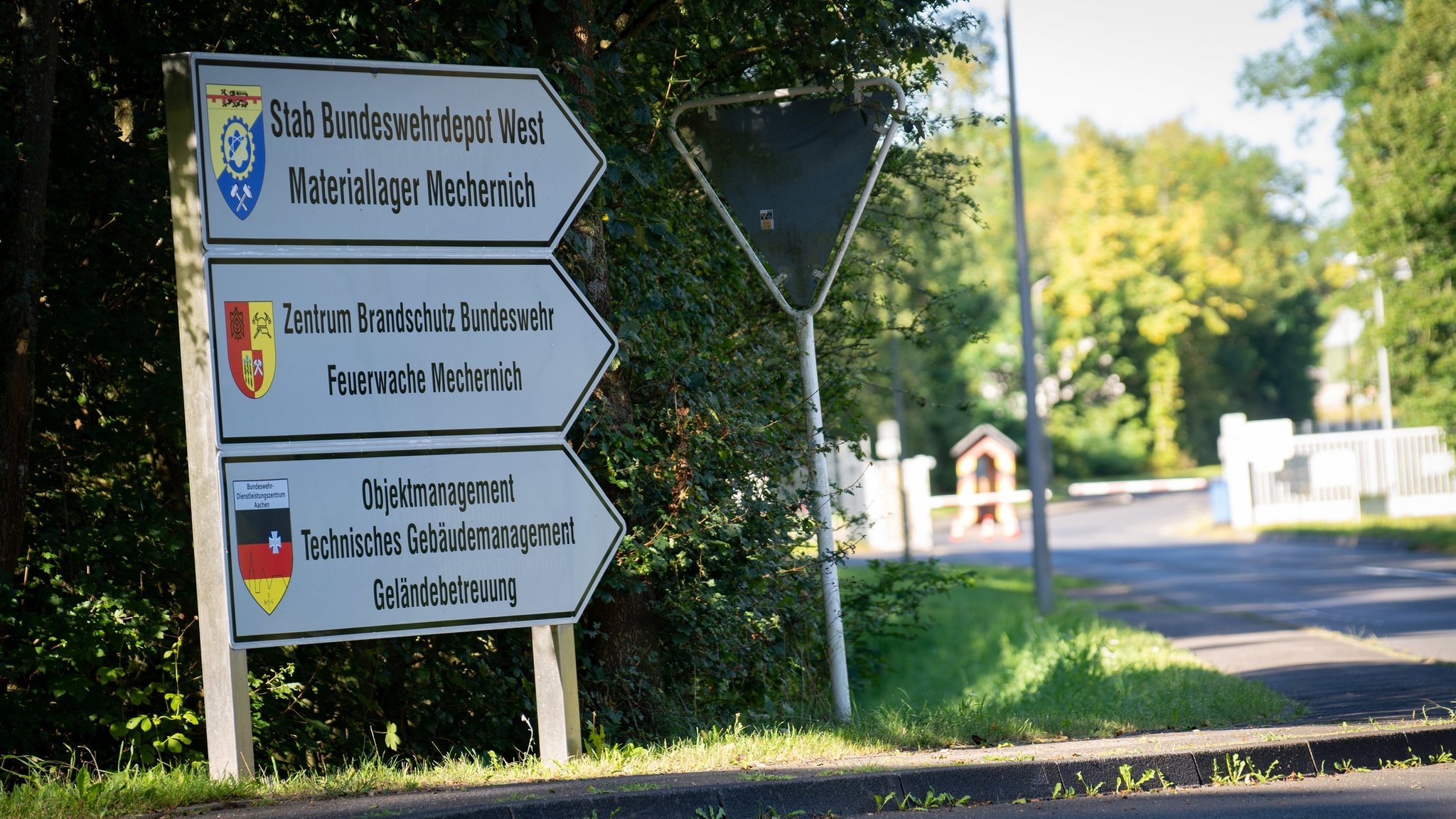 Entwarnung am Bundeswehrstandort Mechernich: Die Stadt hat angesichts möglicher Trinkwasser-Verunreinigungen Teil-Entwarnung gegeben.