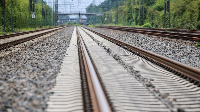 Bahngleise | Bild: dpa-Bildfunk/Christoph Reichwein Bahngleise