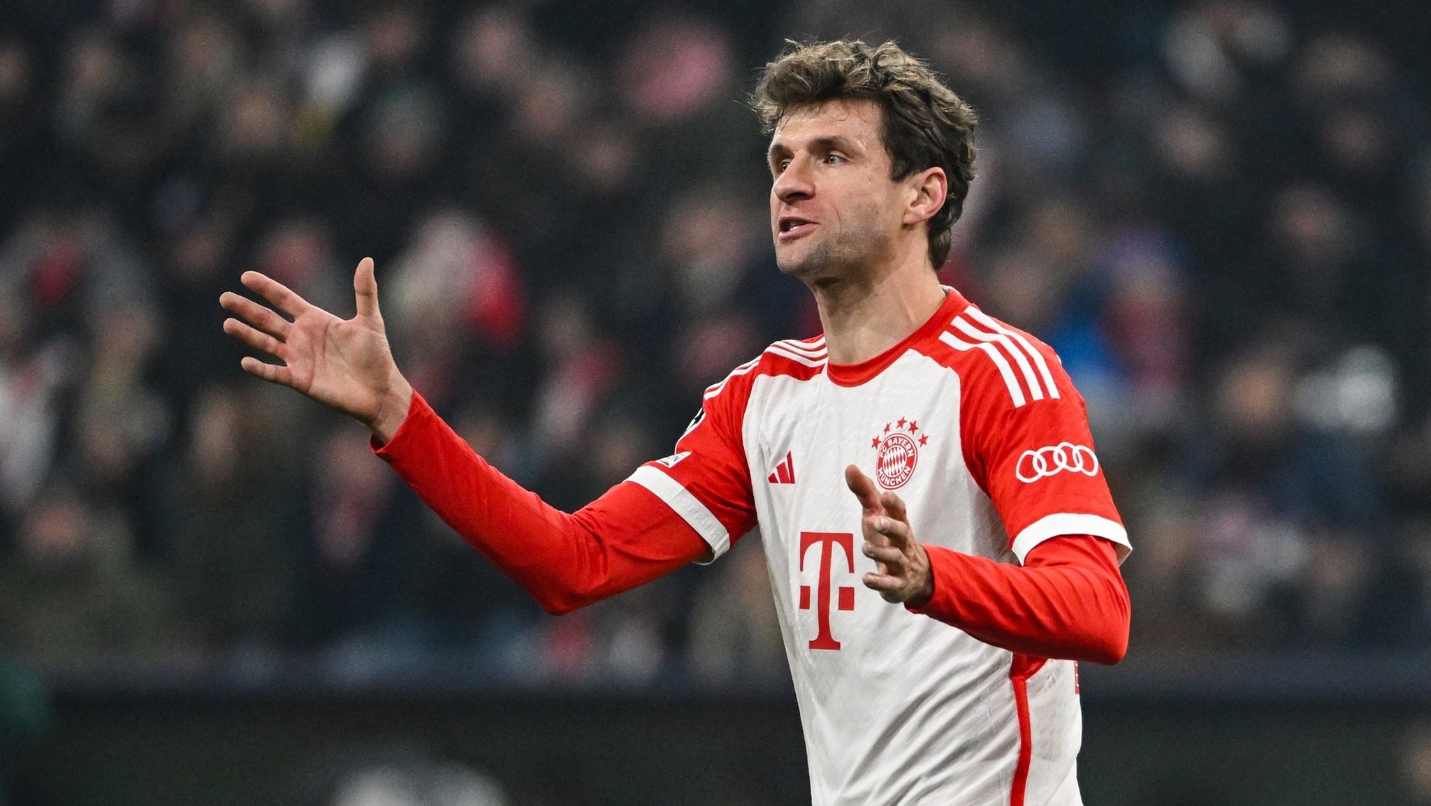 29.11.2023, Bayern, München: Fußball: Champions League, Bayern München - FC Kopenhagen, Gruppenphase, Gruppe A, 5. Spieltag in der Allianz Arena, Münchens Thomas Müller reagiert. Foto: Sven Hoppe/dpa +++ dpa-Bildfunk +++