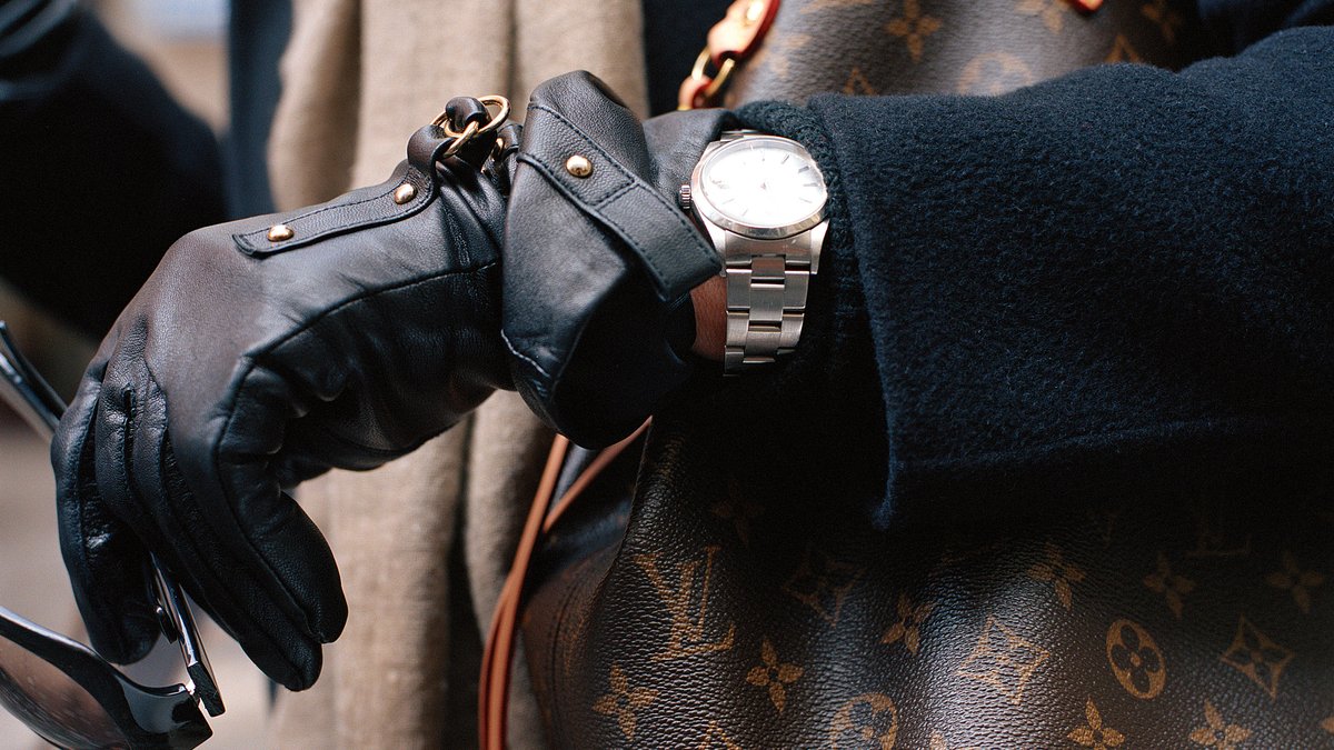Rolex Uhr am Handgelenk (Symbolbild)