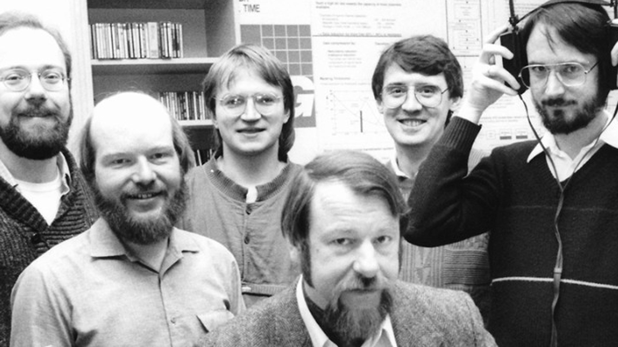 Das Team der mp3 Erfinder. Bernhard Grill ist der dritte von links | Bild: Fraunhofer Iss/Kurt Fuchs Das Team der mp3 Erfinder. Bernhard Grill ist der dritte von links