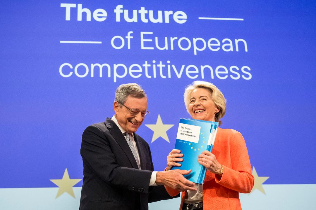 Mario Draghi, ehemaliger ehemaliger Präsident der Europäischen Zentralbank, und Ursula von der Leyen, Präsidentin der EU-Kommission, geben eine Pressekonferenz zu Draghis Bericht über Europas Wettbewerbsfähigkeit.