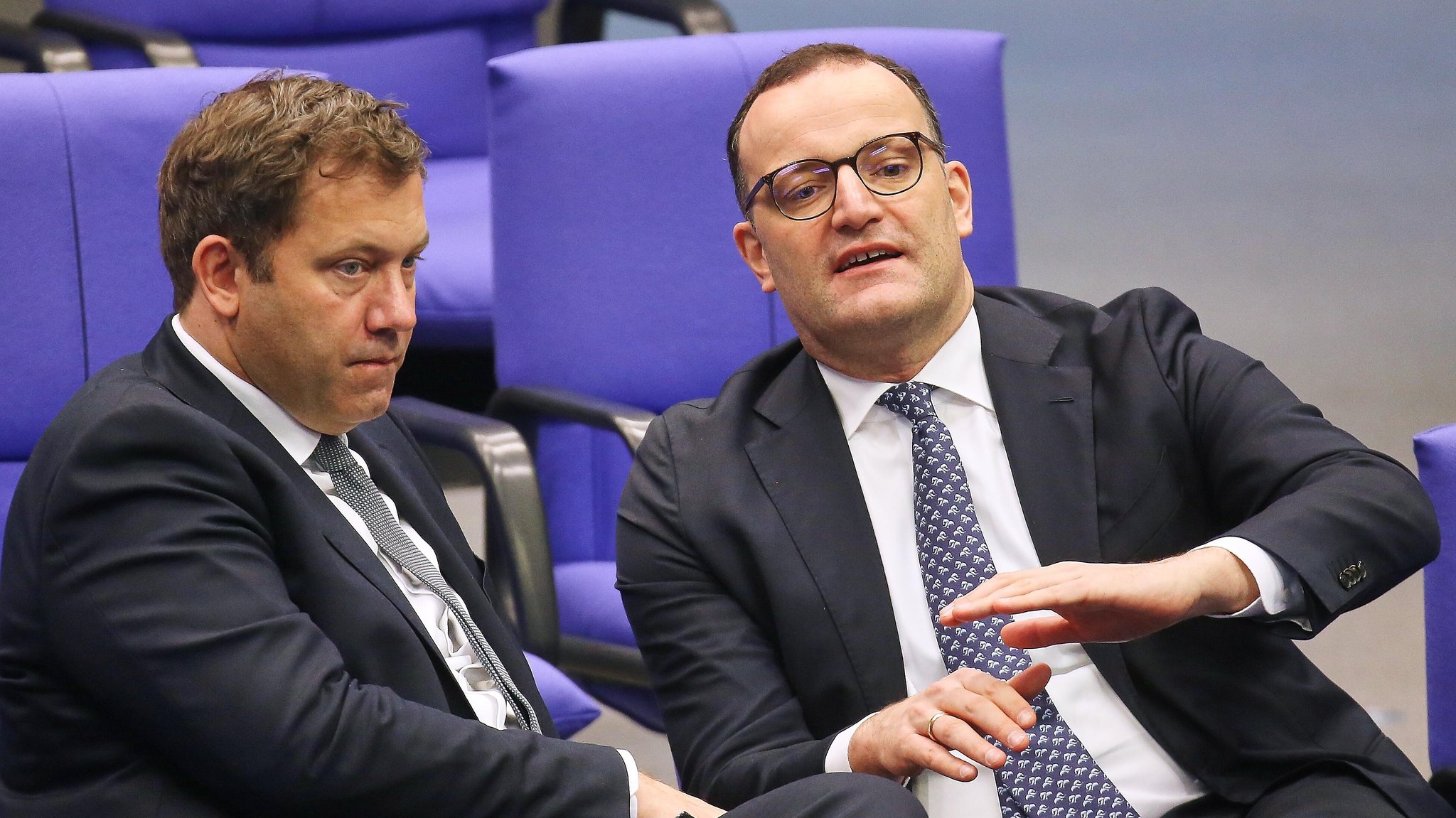 Wo sparen? Spahn für Fünf-Prozent-Kürzung bei allen Subventionen