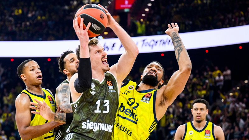 Spielszene FC Bayern Basketball - Fenerbahce Istanbul | Bild: picture-alliance/dpa Spielszene FC Bayern Basketball - Fenerbahce Istanbul