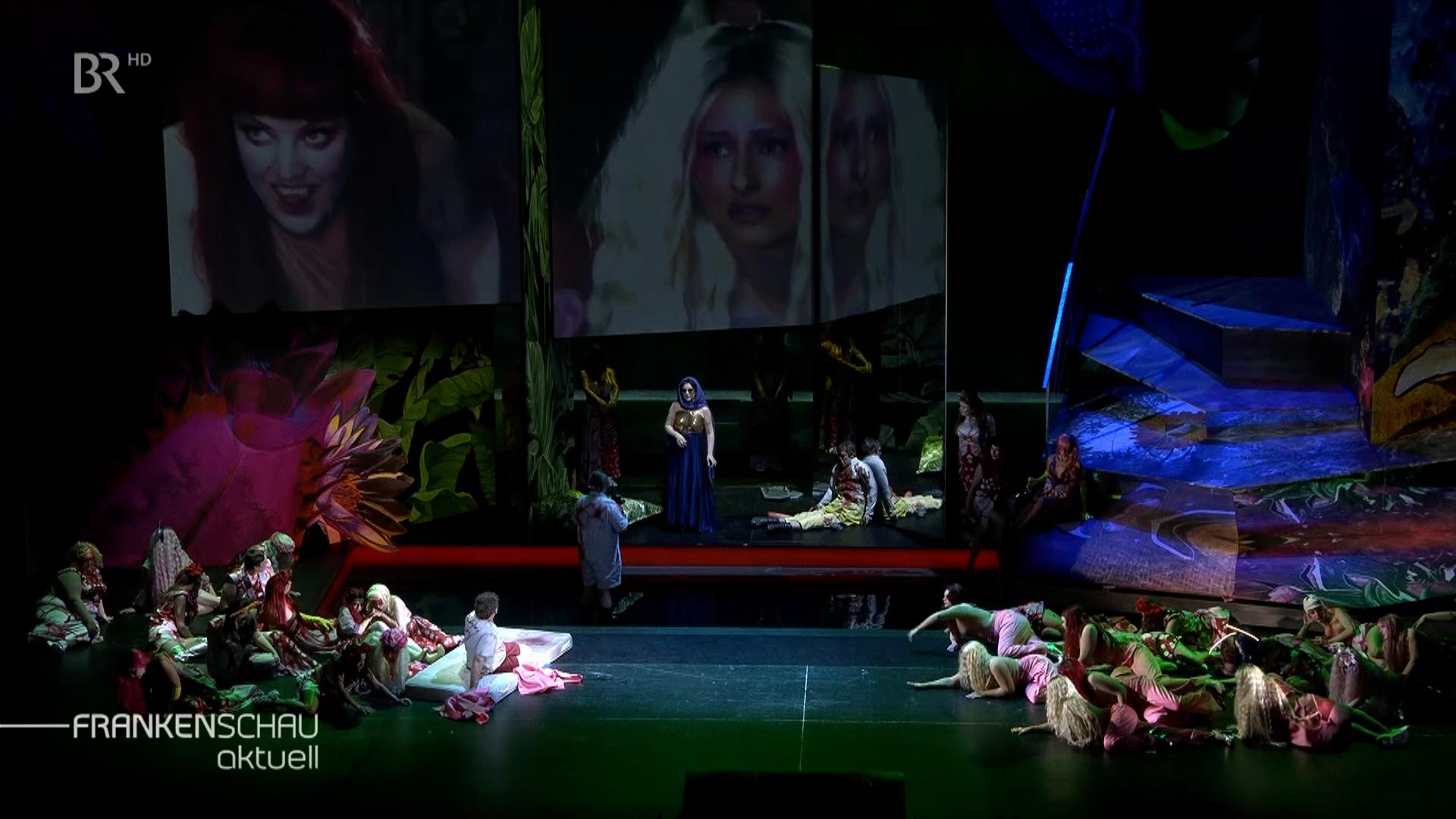 Szene auf der Bühne von "Parsifal".