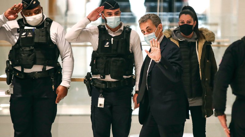 Der französische Ex-Präsident Nicolas Sarkozy im Dezember vor einem Pariser Gerichtssaal.