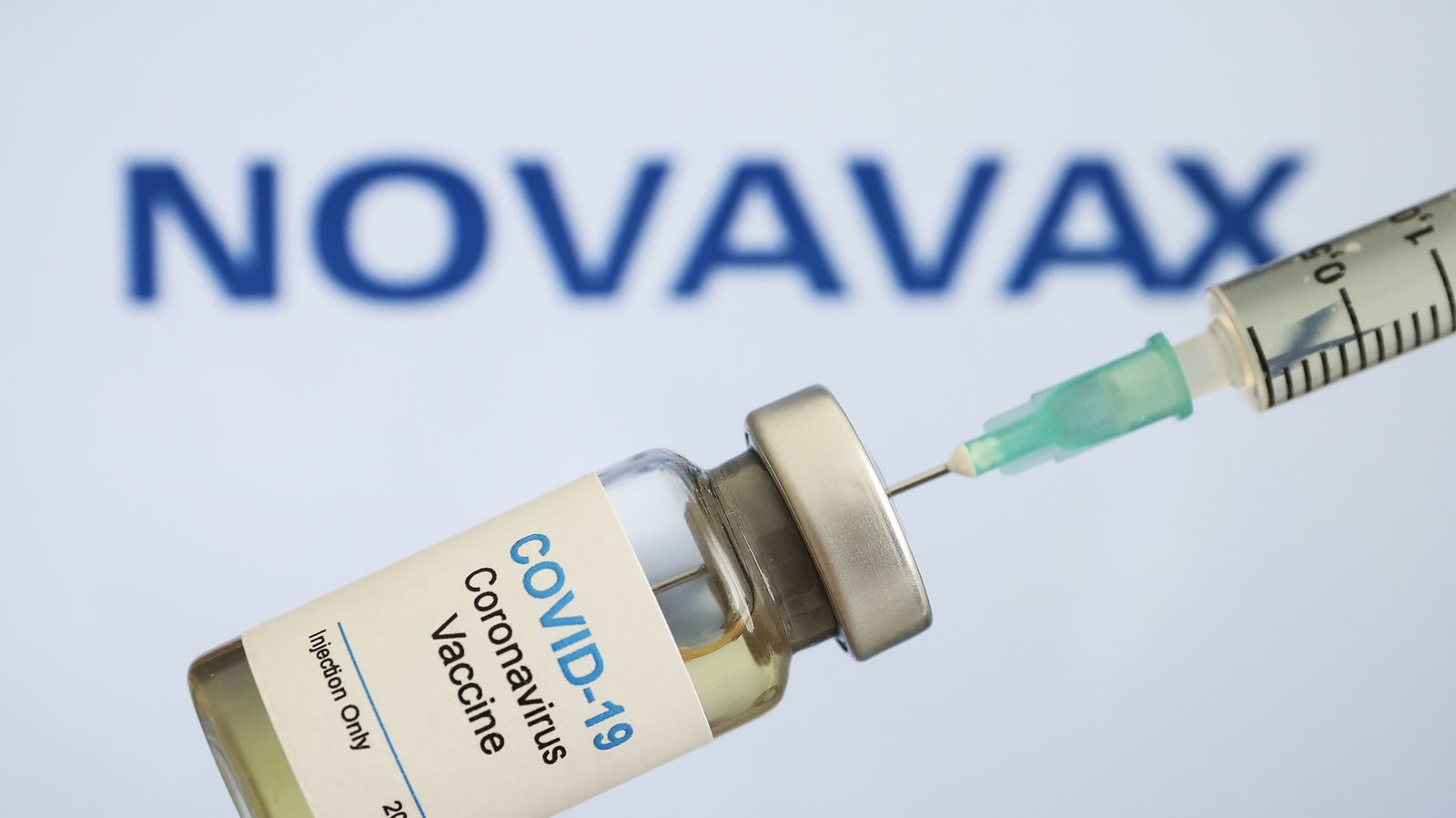 Corona-Impfstoff von Novavax bewährt sich in Studie | BR24