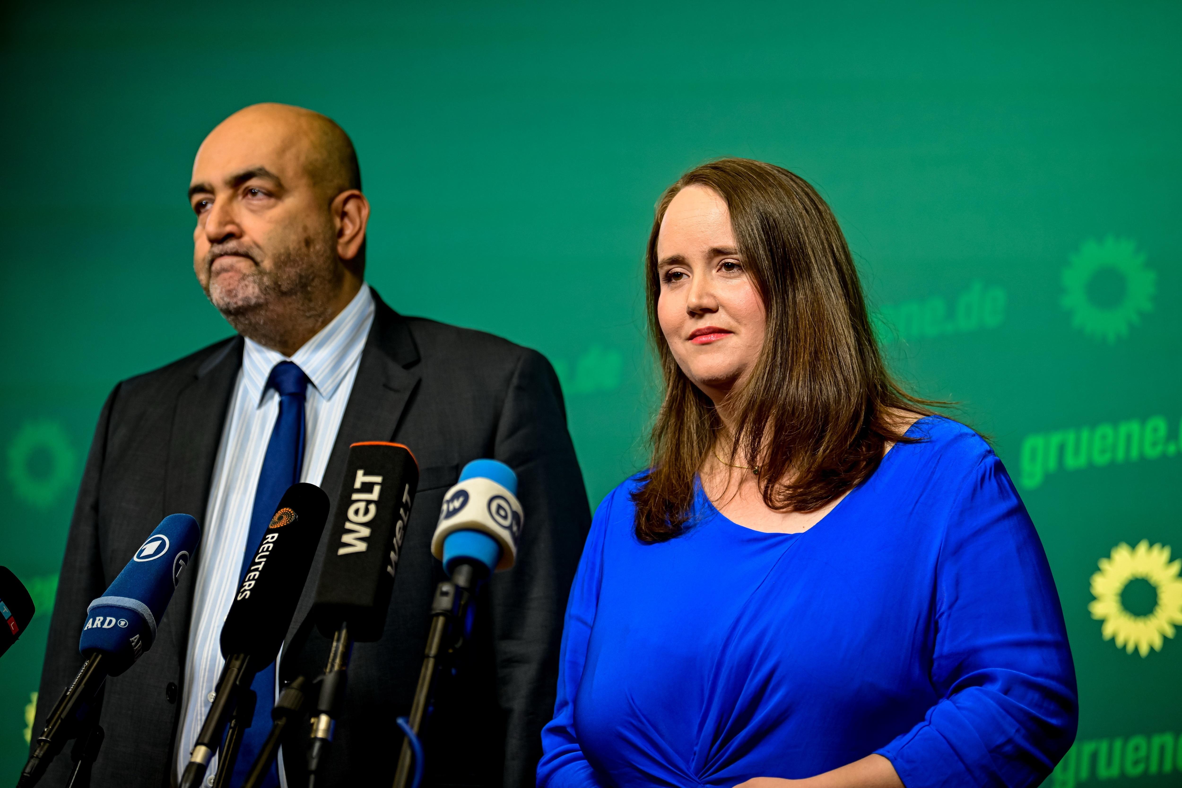 Der Vorstand der Grünen tritt geschlossen zurück. Das gaben die Bundesvorsitzenden Ricarda Lang und Omid Nouripour heute in Berlin bekannt. 