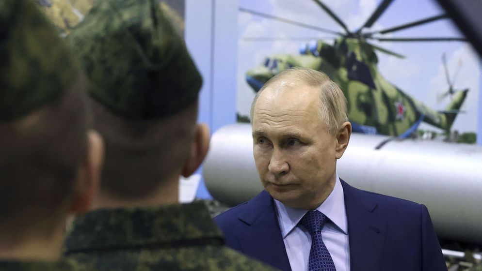 Der russische Präsident Wladimir Putin schließt nach eigener Aussage einen Angriff auf ein Nato-Land aus. | Bild:dpa-Bildfunk/Sergei Karpukhin