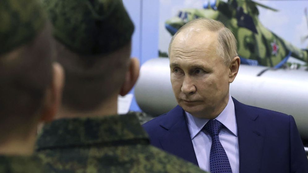 Der russische Präsident Wladimir Putin schließt nach eigener Aussage einen Angriff auf ein Nato-Land aus. | Bild:dpa-Bildfunk/Sergei Karpukhin