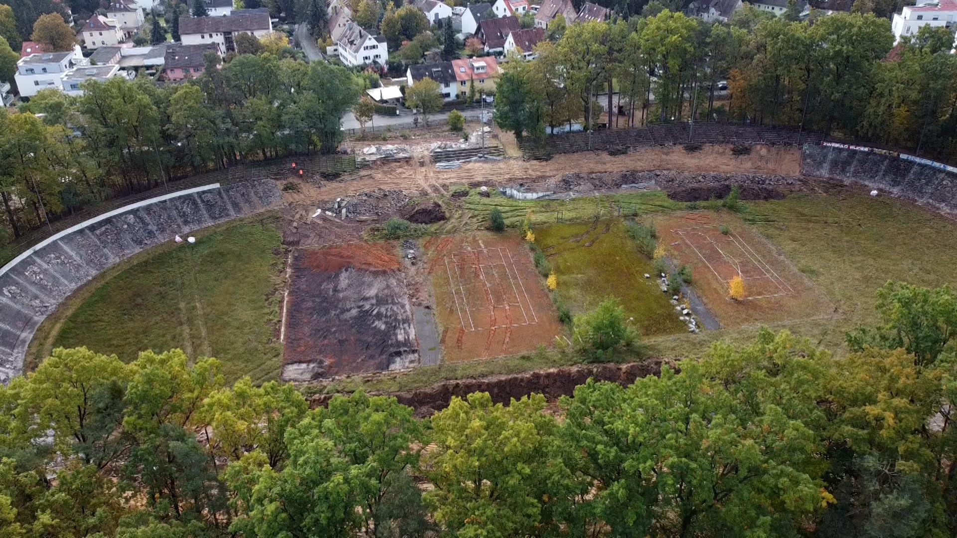 Luftaufnahme der teilweise bereits abgerissenen historischen Radrennbahn Nürnberg