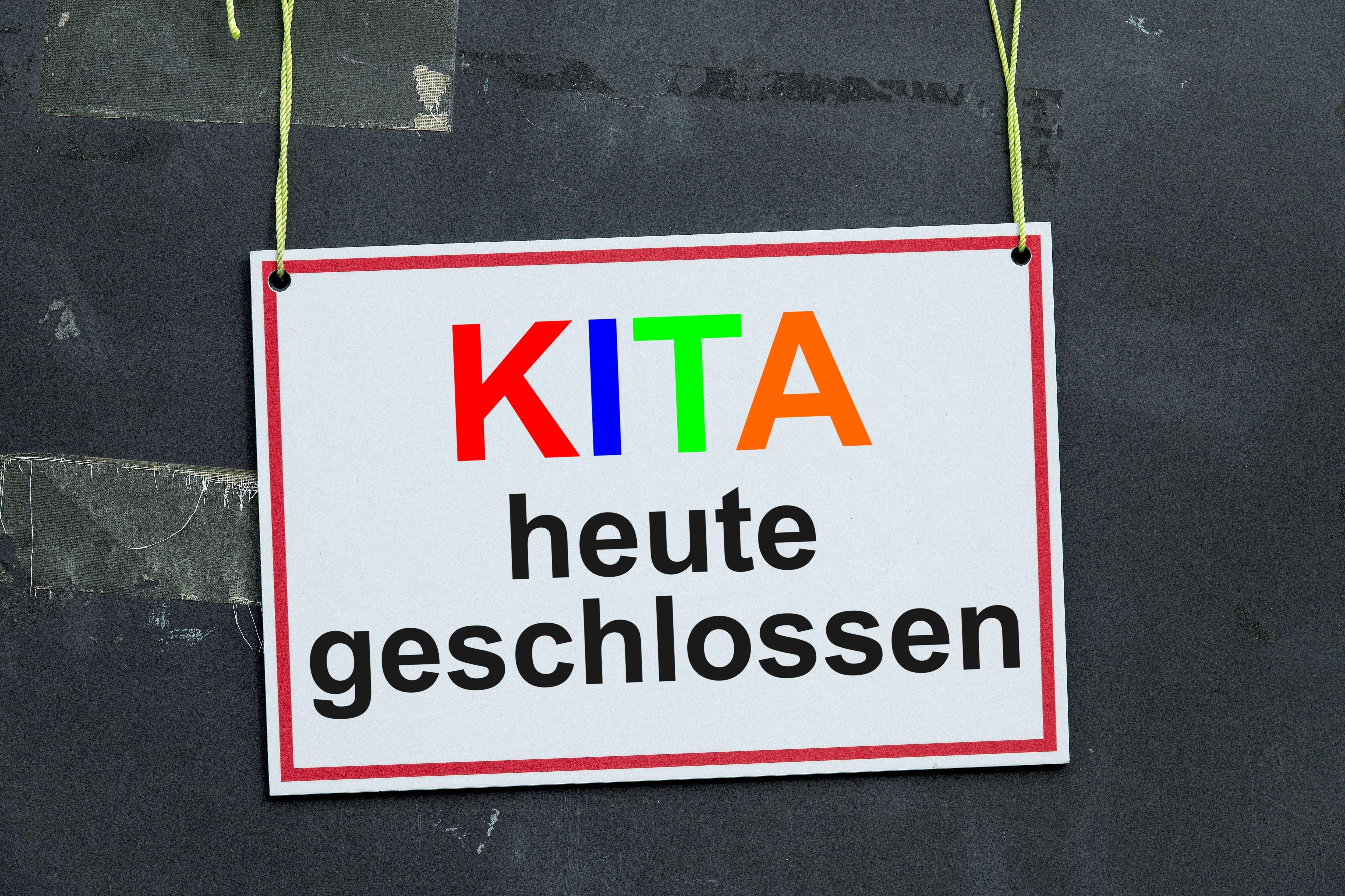 Schild "Kita heute geschlossen" (Symbolbild)