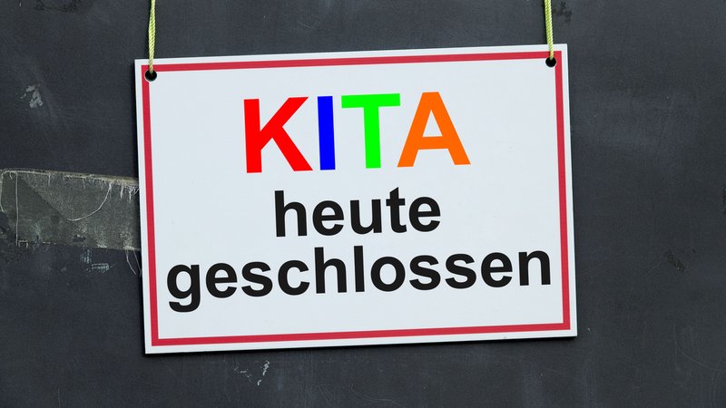 Schild "Kita heute geschlossen" (Symbolbild)