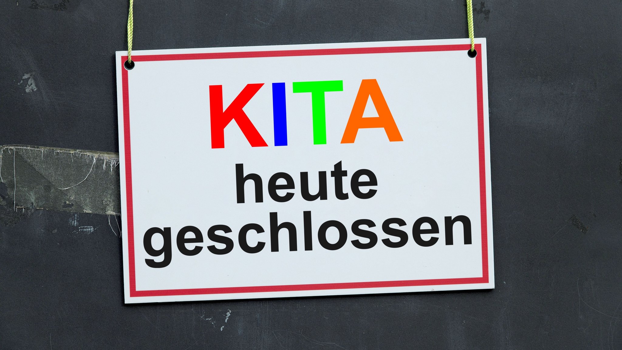 Schild "Kita heute geschlossen" (Symbolbild)