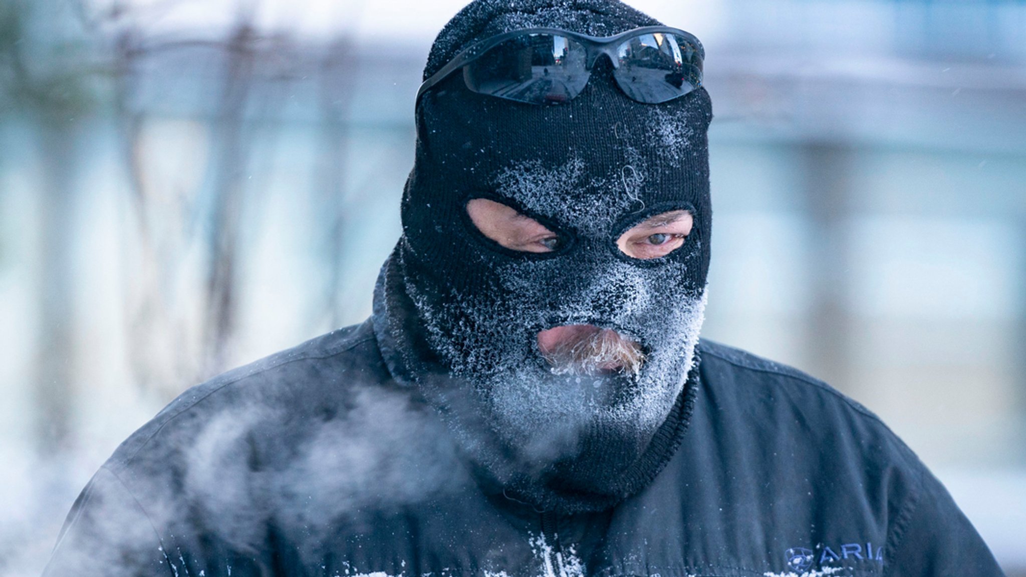 Die USA bereiten sich auf einen "historischen" Wintersturm vor. Eine arktische Kaltfront am heutigen heute über das Land ziehen. Das Sturmtief bringt extreme Kälte und heftige Schneefälle. Wetterexperten warnen vor einem sogenannten "Bombenzyklon".