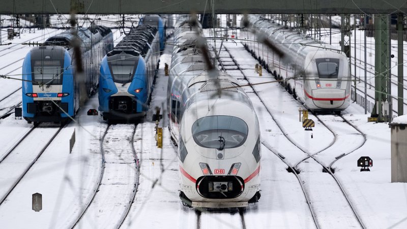 Nach dem Schnee ist vor dem Streik: Der Bahnverkehr in Bayern kommt aus dem Ausnahmezustand nicht heraus. 
