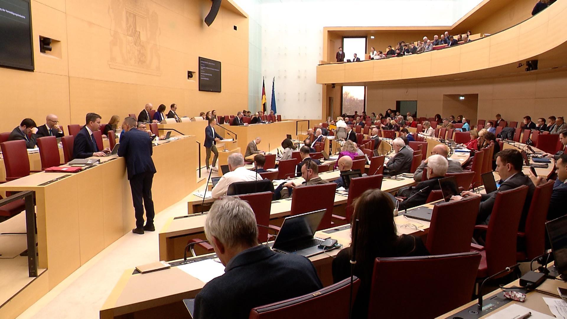 Im Bayerischen Landtag wird heute das Gesetz zur Förderung der Verteidigungsindustrie diskutiert.