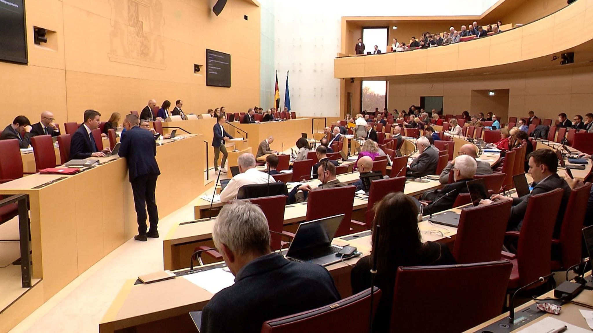 Im Bayerischen Landtag wird heute das Gesetz zur Förderung der Verteidigungsindustrie diskutiert.