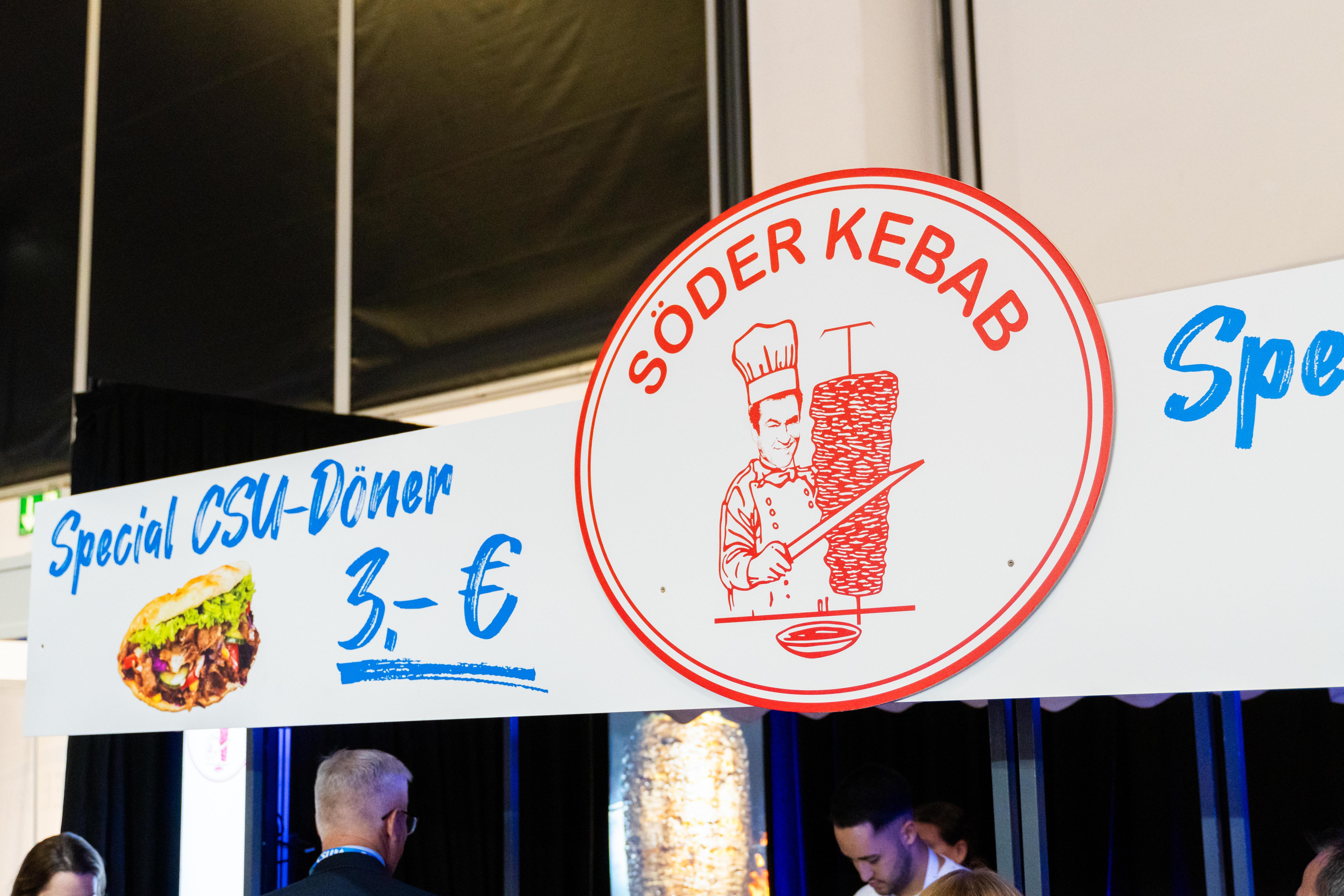 Das nun geschützte "Söder Kebab"-Logo – hier zu sehen beim CSU-Parteitag im Oktober 2024.