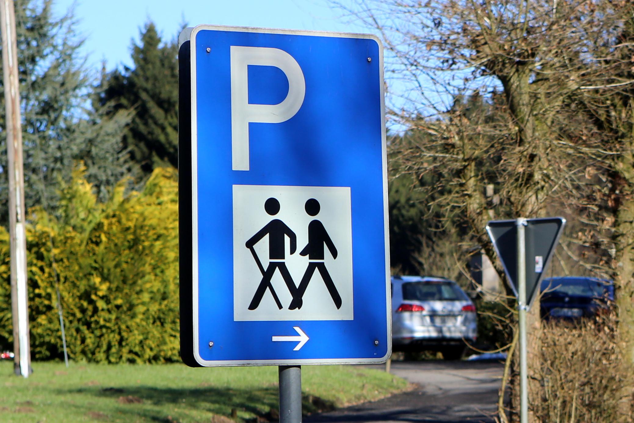 Schild Wanderparkplatz (Symbolbild)