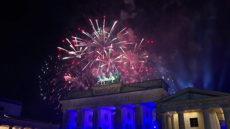 Feuerwerk über dem Brandenburger Tor