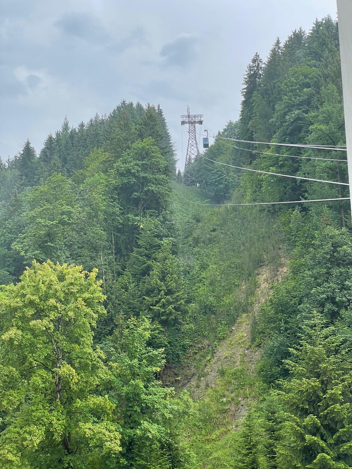 Seile der Karrenseilbahn bei Dornbirn sind entgleist.