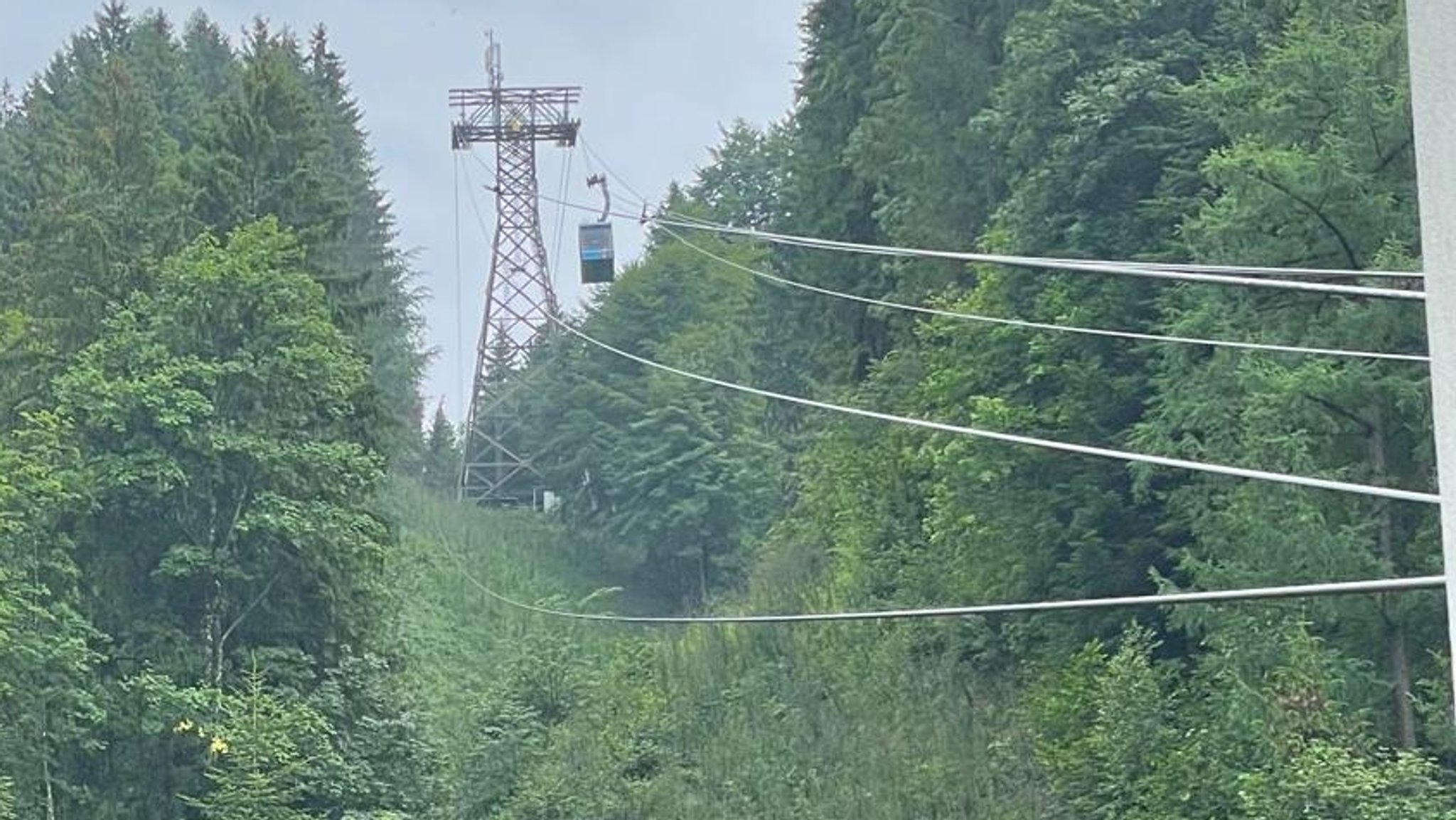 Seilbahn-Albtraum in Dornbirn: Fahrgäste sitzen stundenlang fest