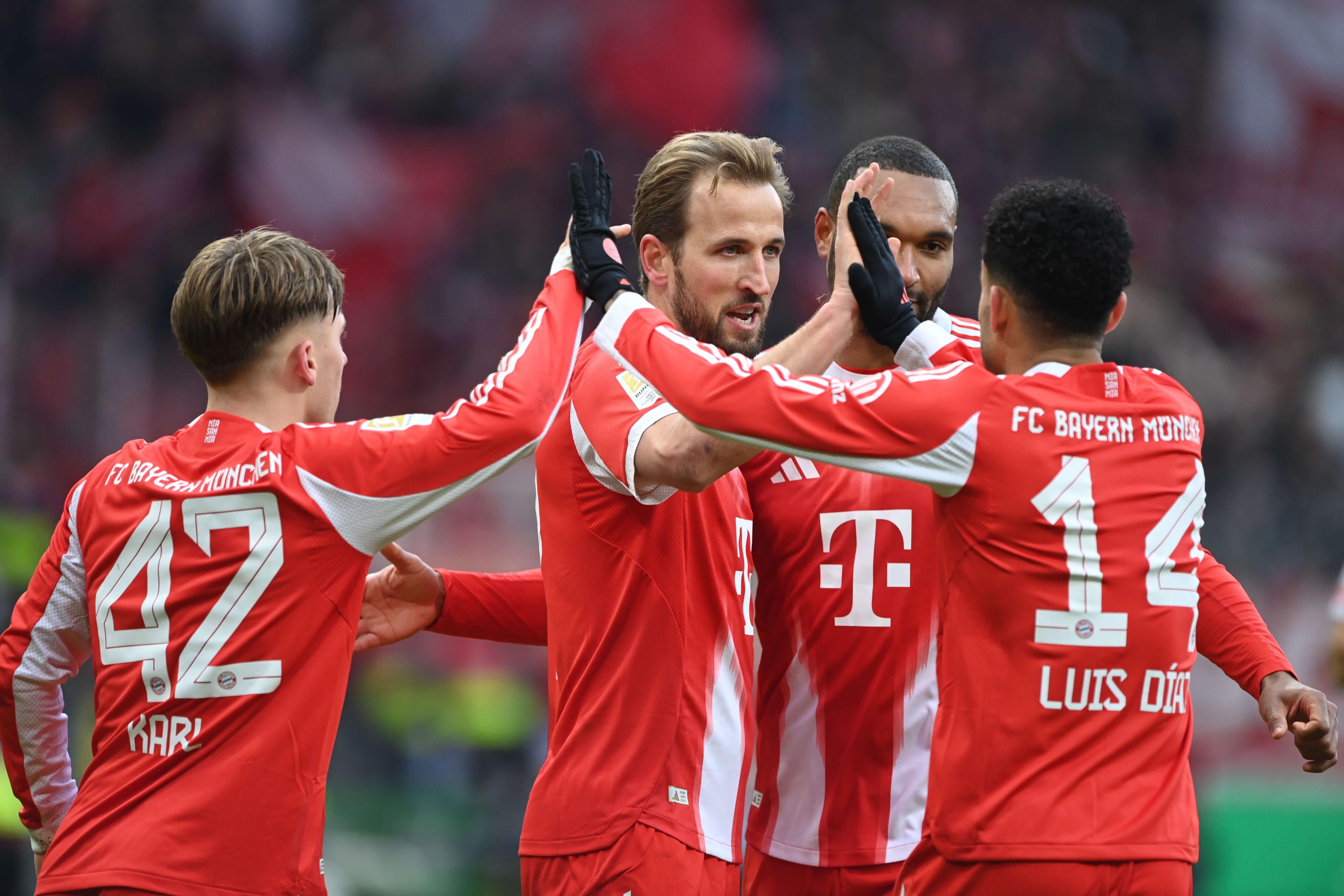 Lennart Karl, Harry Kane, Jonathan Tah und Luis Diaz (v.l.)